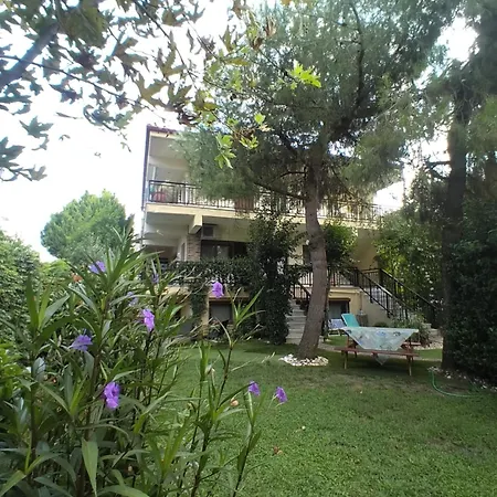 Ormos House *